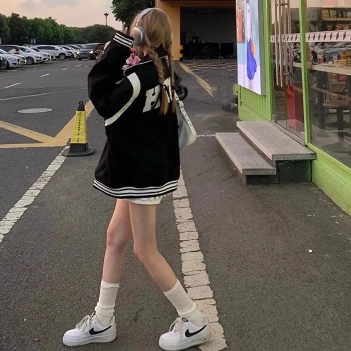 スタジャン レディース 韓国 ファッション モノトーン アメカジ 男女兼用 バックロゴ バイカラー バックシャン おしゃれ オーバーサイズ スタジャン レディース 韓国 ファッション モノトーン アメカジ 男女兼用 バックロゴ バイカラー バックシャン おしゃれ オーバーサイズ