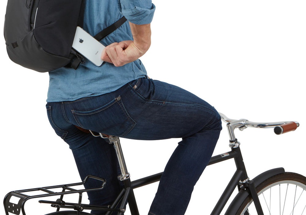 スーリー (THULE) 3204729 PARAMOUNT＿COMMUT＿18L＿－＿BK パラマウント コミューター バ59