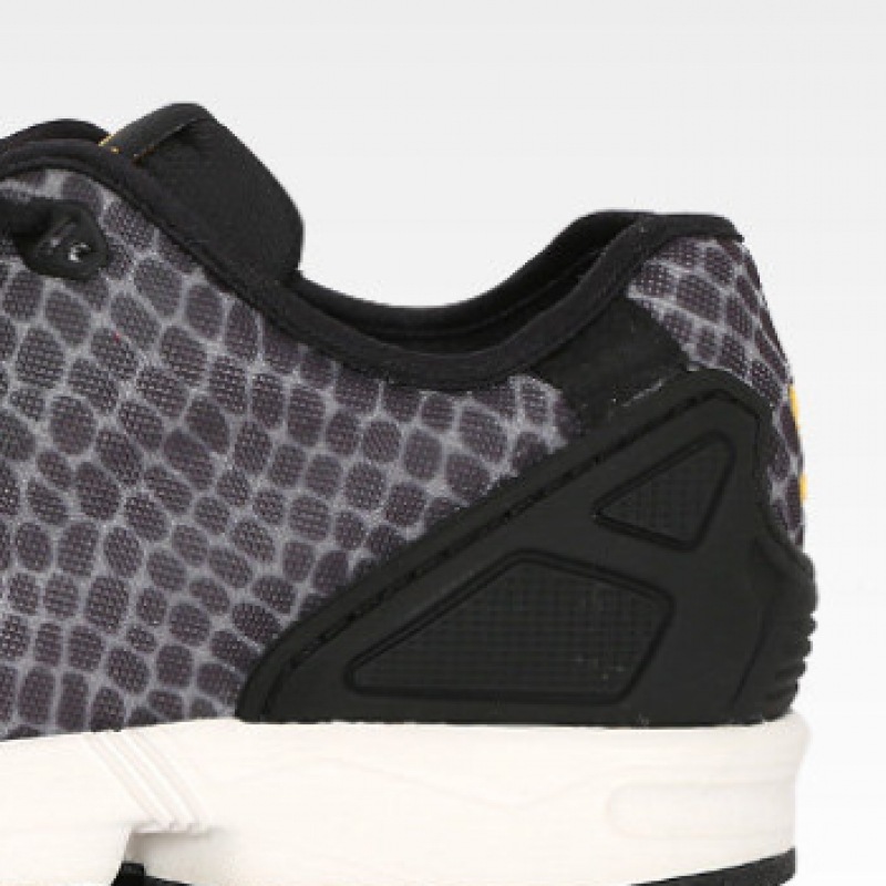 adidasアディダス ZX 700 US10.5 - メルカリ