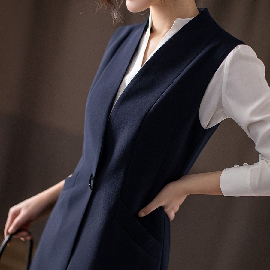 トップス ベスト ロングベスト 袖なし Vネック ウエストベルト かわいい 大人可愛い きれいめ シンプル カジュアル 上品 おしゃれ かっこいい 大人女子 こなれ感 個性的 主役級 存在感 キュート