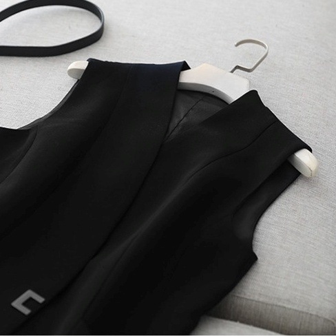 トップス ベスト ロングベスト 袖なし Vネック ウエストベルト かわいい 大人可愛い きれいめ シンプル カジュアル 上品 おしゃれ かっこいい 大人女子 こなれ感 個性的 主役級 存在感 キュート