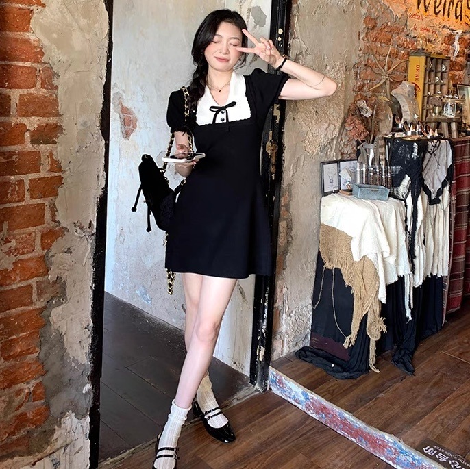 レディース ワンピース ミニ ショート 半袖 パフスリーブ Vネック 襟付き 丸襟 りぼんタイ Aライン 切り替え ドッキング フェミニン ボタン 配色 かわいい 大人可愛い シンプル 上品 おしゃれ