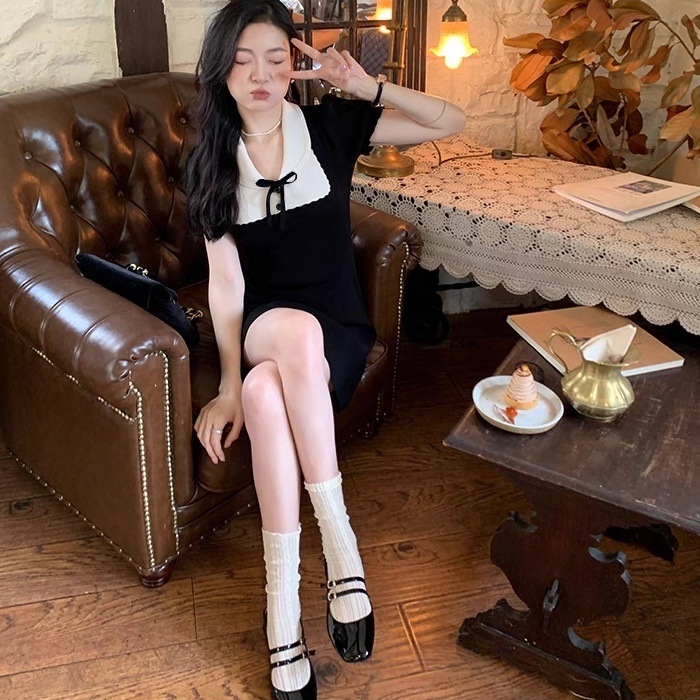 レディース ワンピース ミニ ショート 半袖 パフスリーブ Vネック 襟付き 丸襟 りぼんタイ Aライン 切り替え ドッキング フェミニン ボタン 配色 かわいい 大人可愛い シンプル 上品 おしゃれ