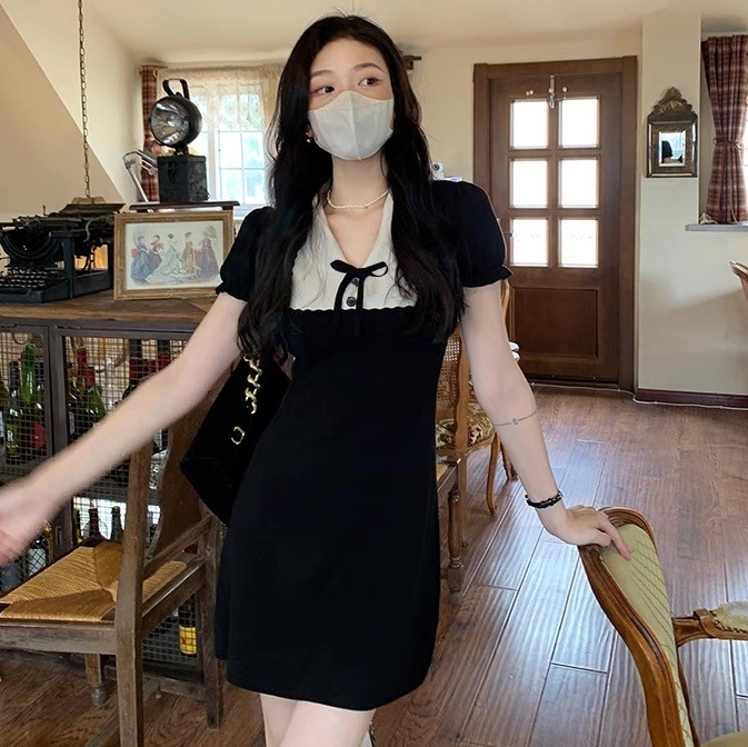 レディース ワンピース ミニ ショート 半袖 パフスリーブ Vネック 襟付き 丸襟 りぼんタイ Aライン 切り替え ドッキング フェミニン ボタン 配色 かわいい 大人可愛い シンプル 上品 おしゃれ