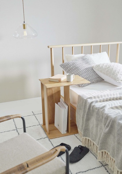 サイドテーブル MTK-301NA 木製サイドテーブル ナイトテーブル オーク 無垢材 ナチュラル 天然木 おしゃれ 北欧 モダン シンプル 収納 マガジンラック 寝室 ソファサイド ベッドサイド サイドテーブル MTK-301NA 木製サイドテーブル ナイトテーブル オーク 無垢材 ナチュラル 天然木 おしゃれ 北欧 モダン シンプル 収納 マガジンラック 寝室 ソファサイド ベッドサイド