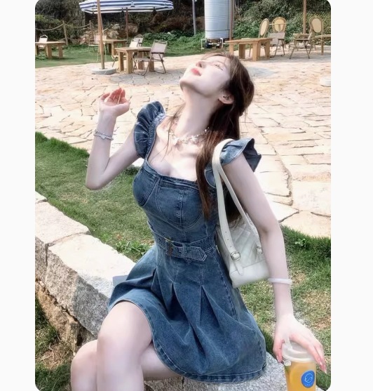 ワンピース レディース ミニ 膝上 袖なし ノースリーブ フリル袖 スクエアネック 襟なし タイト スリム 細身 Aライン タックプリーツ ウエストマーク ハイウエスト デニム ブルーデニム かわいい