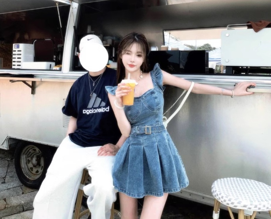 ワンピース レディース ミニ 膝上 袖なし ノースリーブ フリル袖 スクエアネック 襟なし タイト スリム 細身 Aライン タックプリーツ ウエストマーク ハイウエスト デニム ブルーデニム かわいい