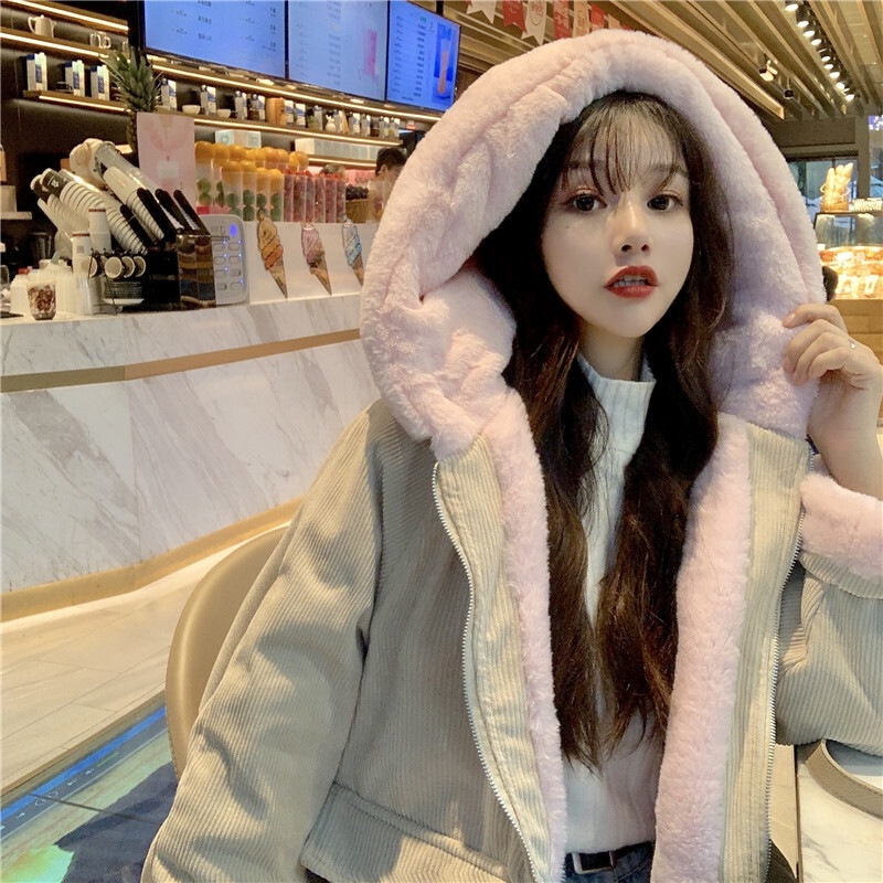 2色 アウター ジャケット レディース 冬 かわいい きれいめ 暖かい もこもこアウター ショート丈 不規則丈 長袖 ラグラン フード アシンメトリー もこもこ ふわふわ フード付き ポケット 前開き 2色 アウター ジャケット レディース 冬 かわいい きれいめ 暖かい もこもこアウター ショート丈 不規則丈 長袖 ラグラン フード アシンメトリー もこもこ ふわふわ フード付き ポケット 前開き