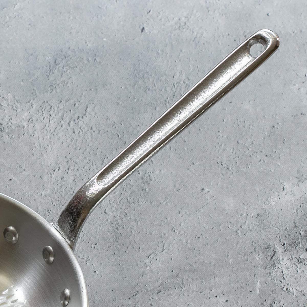 打出フライパン 21cm ガス火専用 アルミ製 中尾アルミ ガス火対応 直火専用 フライパン アルミフライパン 浅型 日本製 21センチ 打出し加工 いため鍋 炒め鍋 アルミパン プロ仕様 打出フライパン 21cm ガス火専用 アルミ製 中尾アルミ ガス火対応 直火専用 フライパン アルミフライパン 浅型 日本製 21センチ 打出し加工 いため鍋 炒め鍋 アルミパン プロ仕様