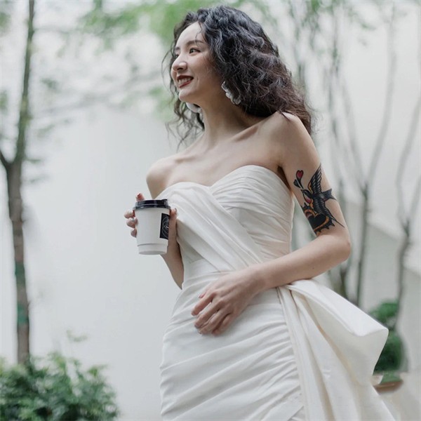 ウエディングドレス 二次会 前撮り 大きいサイズ 結婚式 二次会ドレス 実物画像あり 海外挙式 ウェディングドレス ライトドレス ファスナー 花嫁ドレス ミニドレス 軽い