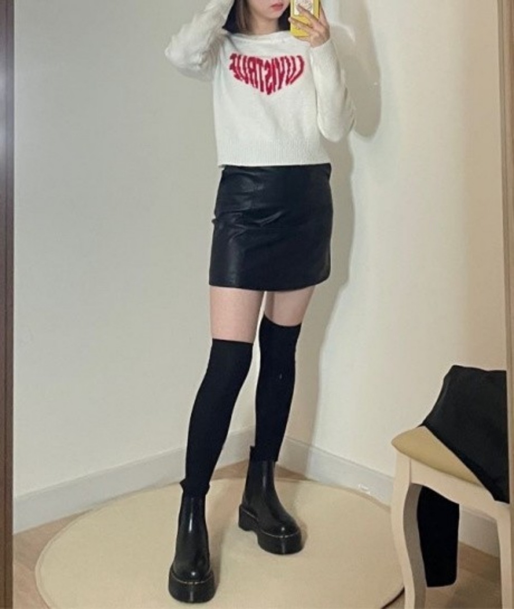 IVE WONYOUNG 着用/OW HEART LOGO KNIT