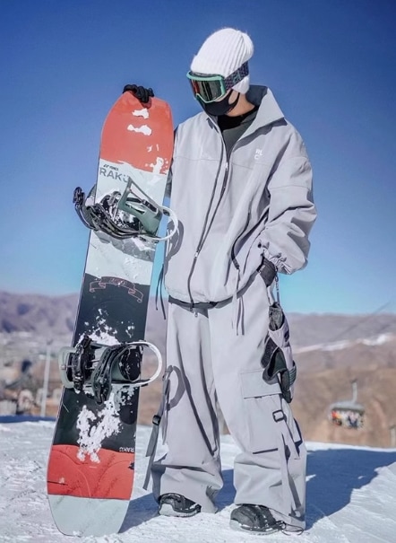 [3日内急速出荷]ウィンタースポーツ スノーボードウェア スキーウェア スノボウェア スキー 上下セット 男女兼用 撥水防風 保温 雪遊び 暖かい