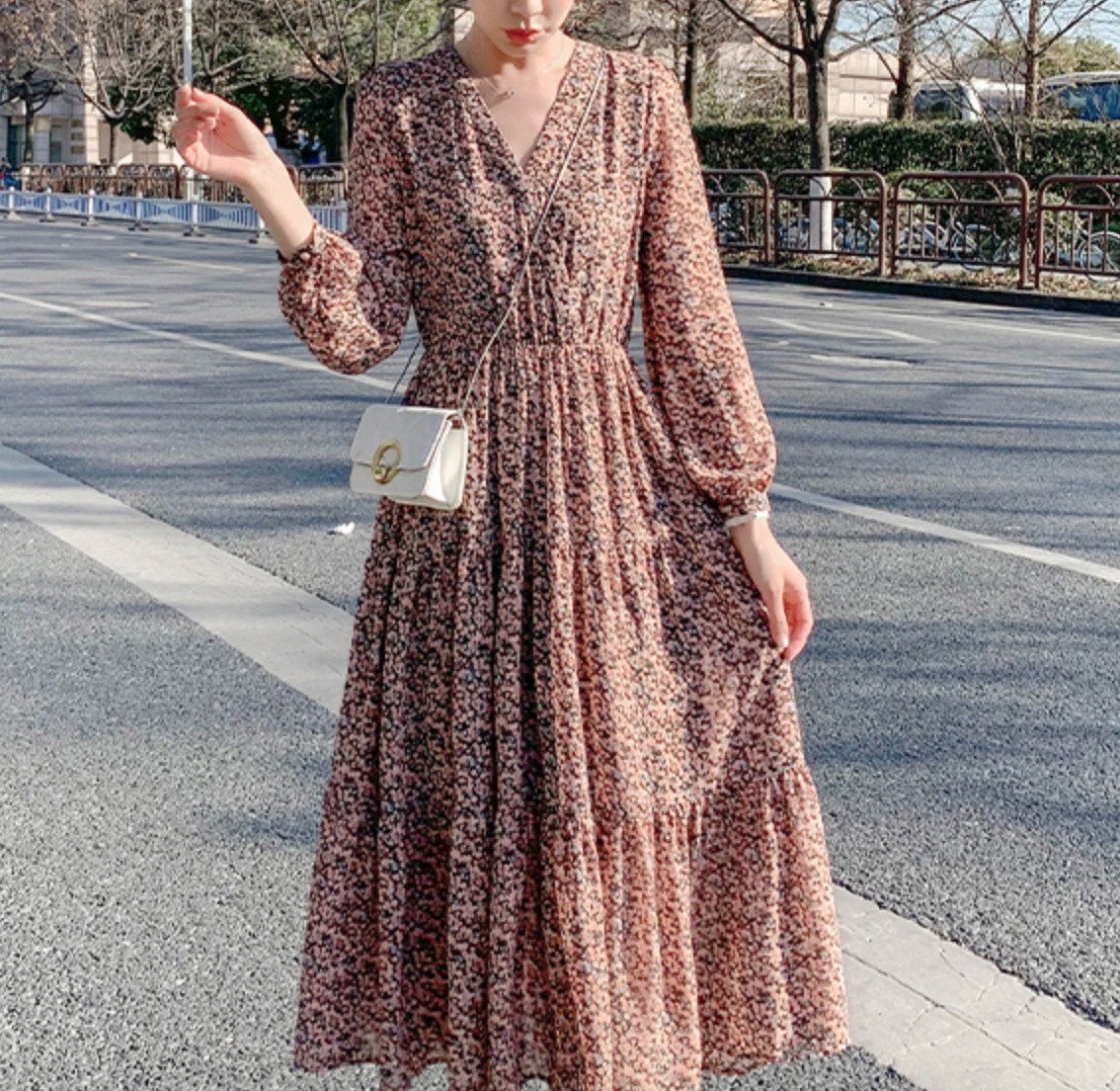 ワンピース デート フレアワンピース ロング ロング丈 透け感 シースルー かわいい 大人可愛い きれいめ シンプル カジュアル 大人 上品 おしゃれ お洒落 主役級 存在感 柄 花柄 小花柄 春 秋 ワンピース デート フレアワンピース ロング ロング丈 透け感 シースルー かわいい 大人可愛い きれいめ シンプル カジュアル 大人 上品 おしゃれ お洒落 主役級 存在感 柄 花柄 小花柄 春 秋