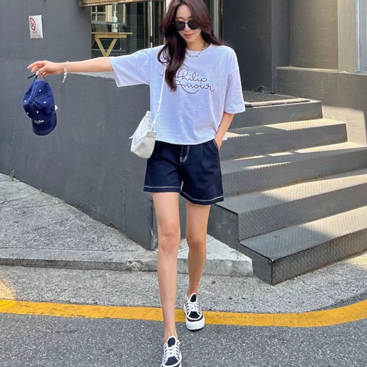 セミクロップド トップス Tシャツ カットソー 半袖 ラウンドネック シンプル カジュアル 大人 おしゃれ お洒落 かっこいい 大人可愛い 大人女子 こなれ感 ラフ ボーイッシュ スポーティー 存在感