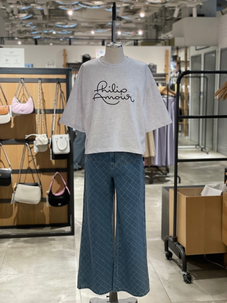 セミクロップド トップス Tシャツ カットソー 半袖 ラウンドネック シンプル カジュアル 大人 おしゃれ お洒落 かっこいい 大人可愛い 大人女子 こなれ感 ラフ ボーイッシュ スポーティー 存在感