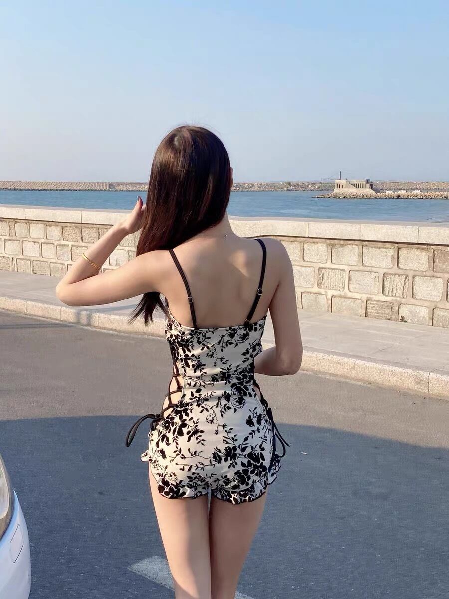 【急速出荷!】フラワープリントサイドレースアップスイムウェア水着