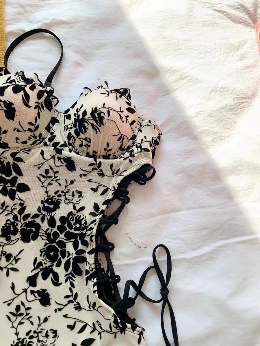 【急速出荷!】フラワープリントサイドレースアップスイムウェア水着