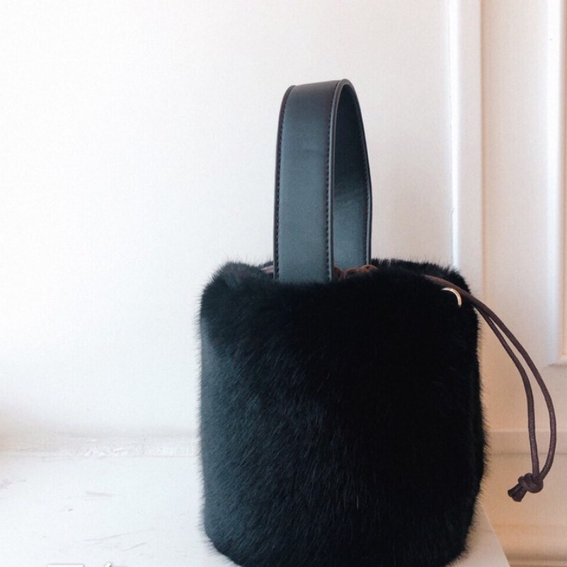 バッグ カバン レディース ショルダー ハンドバッグ 斜めがけ 肩がけ 手持ち ミニバッグ 多機能 便利 コンパクト 自立 ふわふわ ファー かわいい 大人可愛い きれいめ シンプル カジュアル 上品 バッグ カバン レディース ショルダー ハンドバッグ 斜めがけ 肩がけ 手持ち ミニバッグ 多機能 便利 コンパクト 自立 ふわふわ ファー かわいい 大人可愛い きれいめ シンプル カジュアル 上品