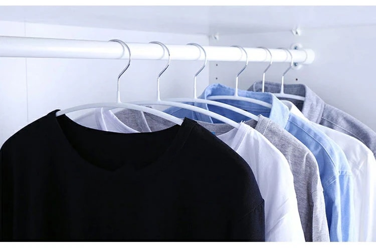 【3日で出荷】ハンガー すべらない 100本セット 収納 おしゃれ 滑らない 肩 PVC かわいい 持ち運び 滑り止め 黒 型崩れしない 跡がつかない アーチ ハンガー 洗濯ハンガー 衣類ハンガー 多 【3日で出荷】ハンガー すべらない 100本セット 収納 おしゃれ 滑らない 肩 PVC かわいい 持ち運び 滑り止め 黒 型崩れしない 跡がつかない アーチ ハンガー 洗濯ハンガー 衣類ハンガー 多