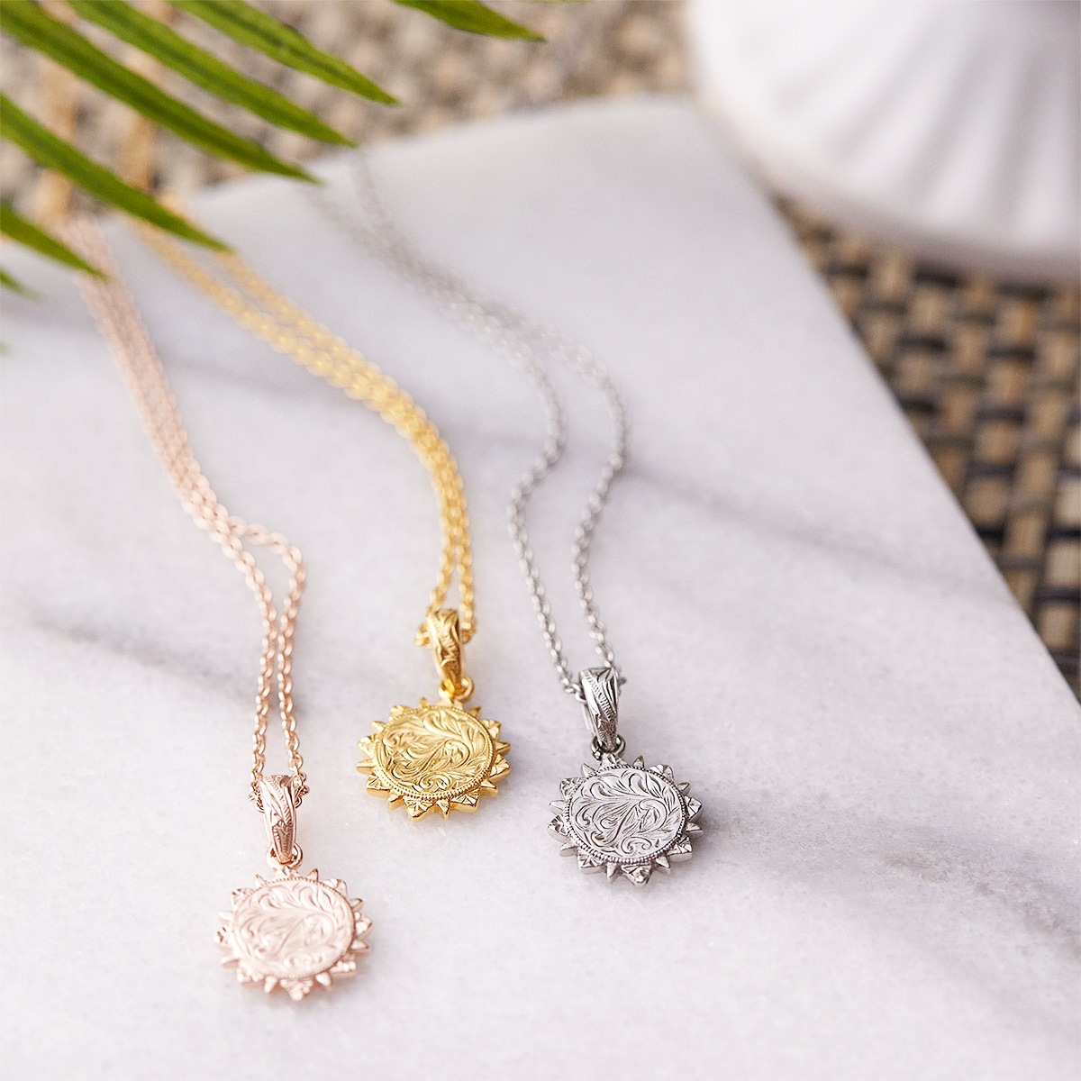 ネックレス サージカルステンレス製 ハワイアンジュエリー 太陽モチーフ スクロール マイレ ネックレス サージカルステンレス製 ハワイアンジュエリー 太陽モチーフ スクロール マイレ