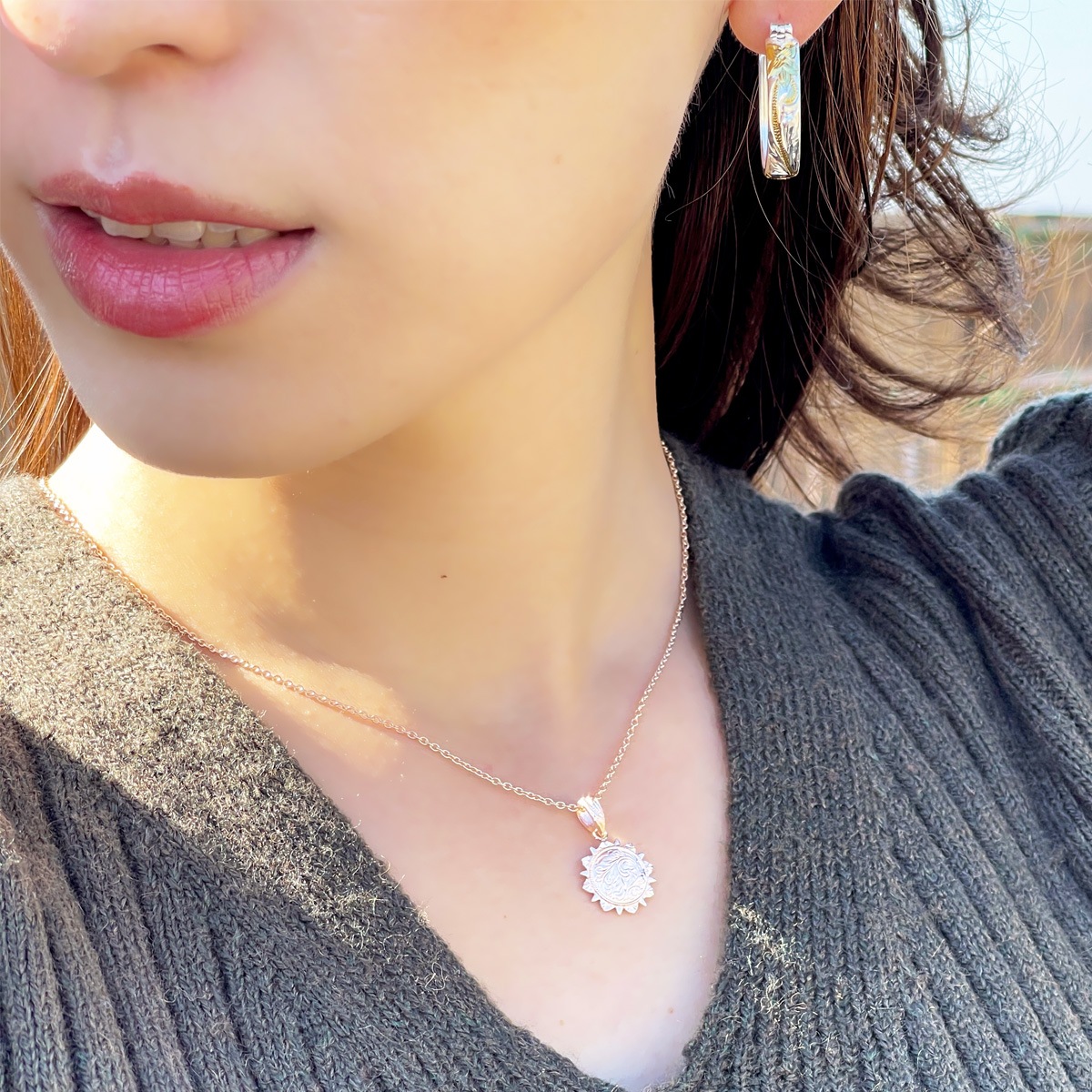 ネックレス サージカルステンレス製 ハワイアンジュエリー 太陽モチーフ スクロール マイレ ネックレス サージカルステンレス製 ハワイアンジュエリー 太陽モチーフ スクロール マイレ