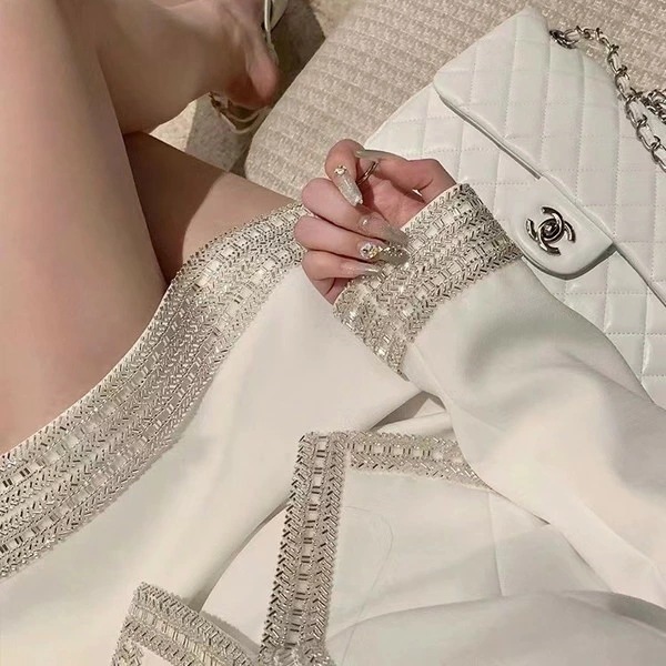 2点購入で200円割引安い 同窓会セットアップ 成人式セットアップ セットアップ 韓国 キラキラ 黒 白 ジャケット カーディガン スカート レディース ビジュー 2点セット 上下セット 無地 ラウン 2点購入で200円割引安い 同窓会セットアップ 成人式セットアップ セットアップ 韓国 キラキラ 黒 白 ジャケット カーディガン スカート レディース ビジュー 2点セット 上下セット 無地 ラウン