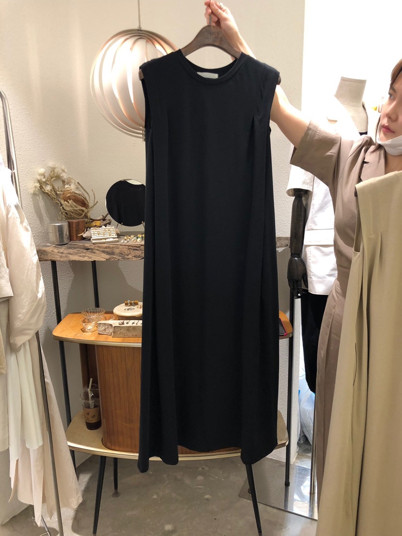 ワンピース 膝丈 袖なし ラウンドネック 細身 ストレート 大人可愛い きれいめ シンプル