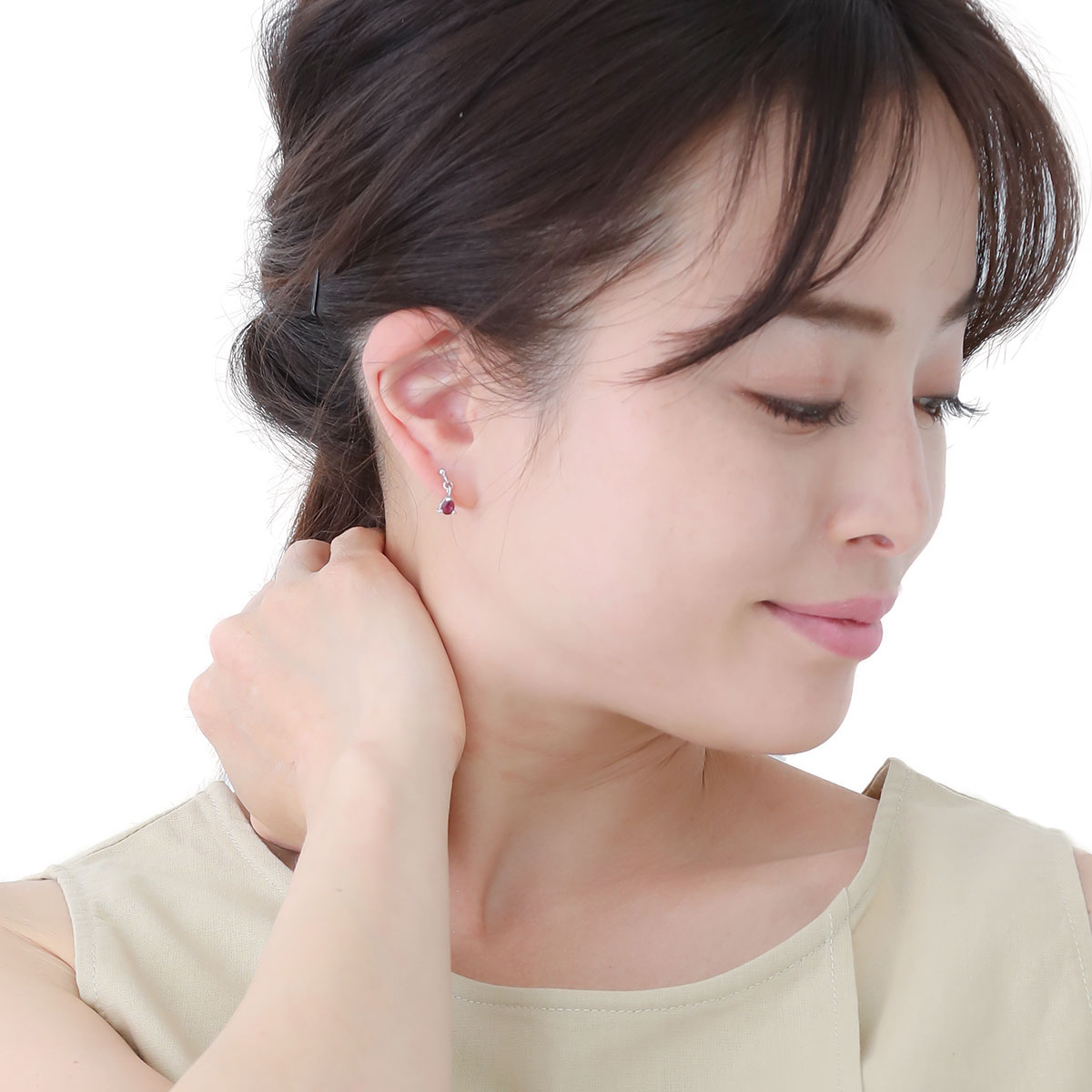 ピアス レディース メンズ シルバー925 ルビー ディアドロップ型 しずく型 揺れる キレイ おし ピアス レディース メンズ シルバー925 ルビー ディアドロップ型 しずく型 揺れる キレイ おし
