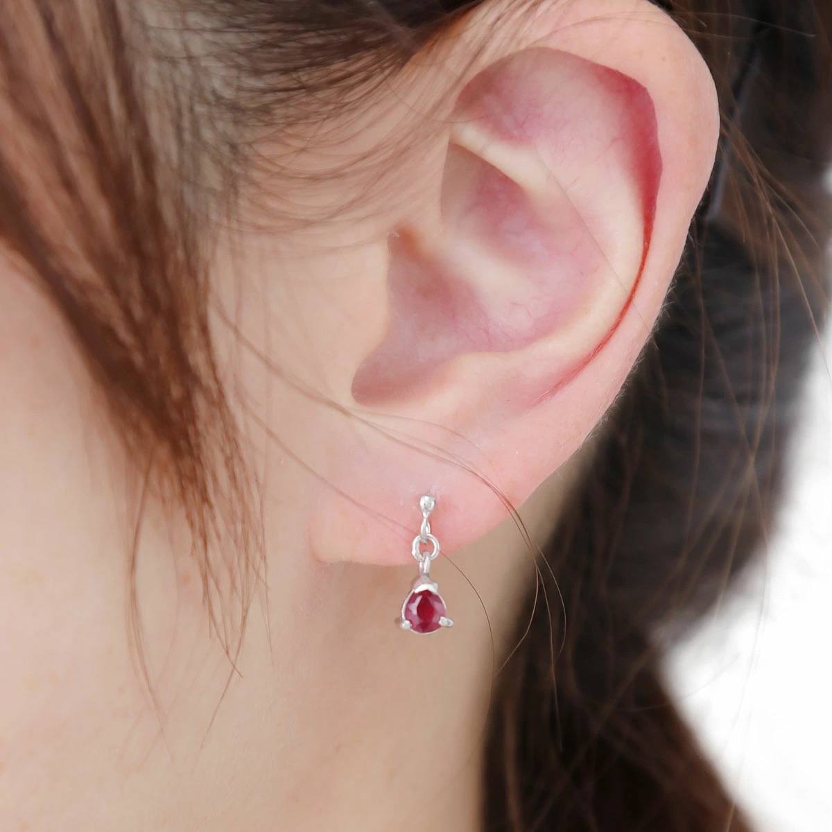 ピアス レディース メンズ シルバー925 ルビー ディアドロップ型 しずく型 揺れる キレイ おし ピアス レディース メンズ シルバー925 ルビー ディアドロップ型 しずく型 揺れる キレイ おし