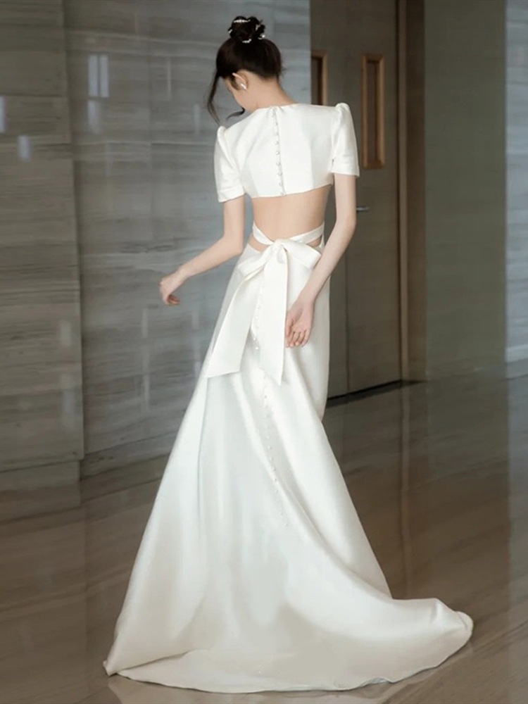 フロントツイスト バックウエストオープン 後ろくるみボタン ドレス ウェディング 結婚式 二次会 ロング マキシ 半袖 深めVネック トレーン Aライン細身 切り替えデザイン バックリボン フロントツイスト バックウエストオープン 後ろくるみボタン ドレス ウェディング 結婚式 二次会 ロング マキシ 半袖 深めVネック トレーン Aライン細身 切り替えデザイン バックリボン