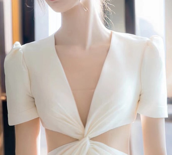 フロントツイスト バックウエストオープン 後ろくるみボタン ドレス ウェディング 結婚式 二次会 ロング マキシ 半袖 深めVネック トレーン Aライン細身 切り替えデザイン バックリボン フロントツイスト バックウエストオープン 後ろくるみボタン ドレス ウェディング 結婚式 二次会 ロング マキシ 半袖 深めVネック トレーン Aライン細身 切り替えデザイン バックリボン