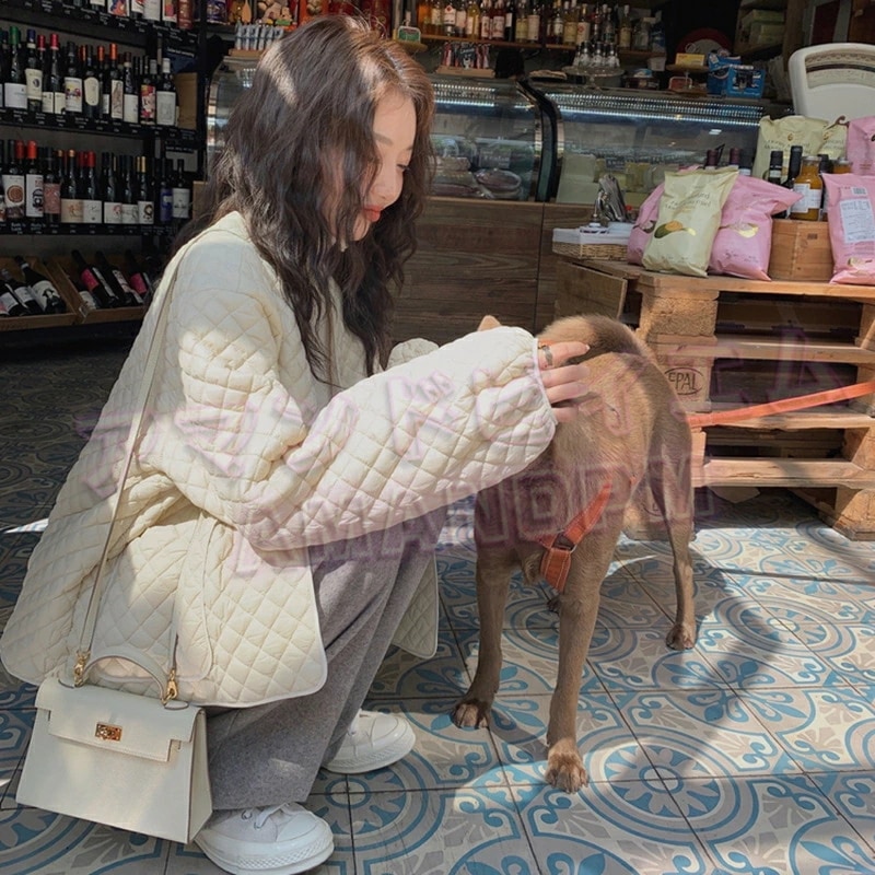 綿服 ダウンコート ダウンジャケット ショート丈 レディース ゆったり コットン 柔らかい ポケット付き 厚手 防寒 暖かい お洒落 ふんわり 白 着回し ふわふわ ウォーム 着膨れ感なく 防寒着 冬