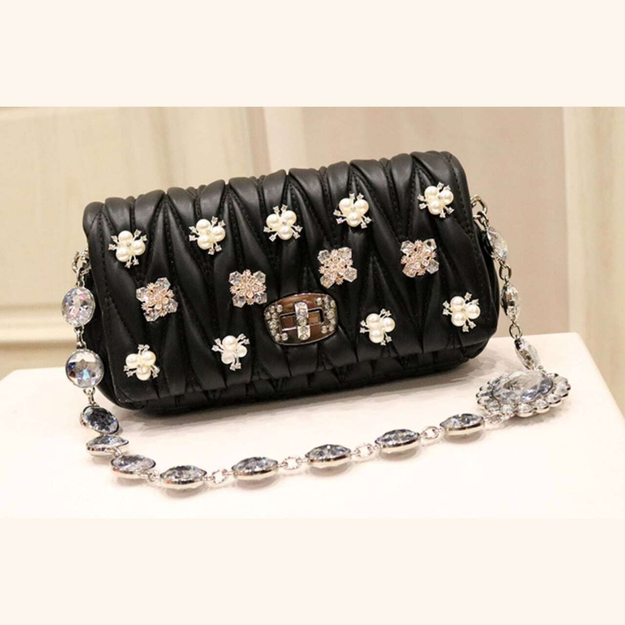 レディース バッグ ビジュー チェーン キルティングバッグ 2colors ゴージャスパーティーバッグ カバン 大人可愛い ママコーデ ママファッション 韓国系 オルチャン トレンド 新作 20 人気 送料無料】レディース バッグ ビジュー チェーン キルティングバッグ