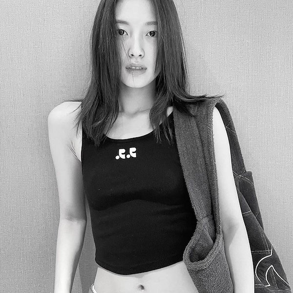 Jennie for  タンクトップ blackpink BLACKPINK ジェニー（JENNIE） 風 クロップ・トップの通販