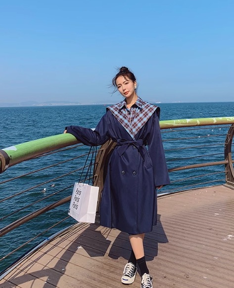 レディース ワンピース フレア デニム 膝丈 長袖 襟付き フレア フェミニン ポケット コンサバ ヴィンテージ かわいい 大人可愛い きれいめ 上品 おしゃれ ガーリー エレガント 主役級 抜け感 レディース ワンピース フレア デニム 膝丈 長袖 襟付き フレア フェミニン ポケット コンサバ ヴィンテージ かわいい 大人可愛い きれいめ 上品 おしゃれ ガーリー エレガント 主役級 抜け感