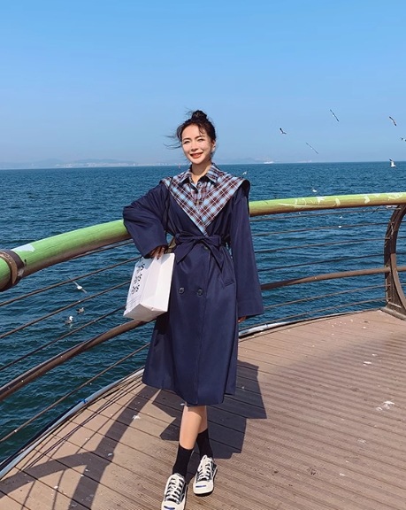 レディース ワンピース フレア デニム 膝丈 長袖 襟付き フレア フェミニン ポケット コンサバ ヴィンテージ かわいい 大人可愛い きれいめ 上品 おしゃれ ガーリー エレガント 主役級 抜け感 レディース ワンピース フレア デニム 膝丈 長袖 襟付き フレア フェミニン ポケット コンサバ ヴィンテージ かわいい 大人可愛い きれいめ 上品 おしゃれ ガーリー エレガント 主役級 抜け感