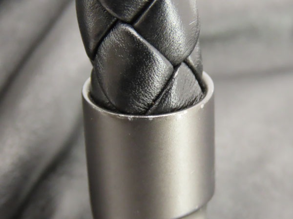 超美品ボッテガヴェネタイントレチャートトートバッグハンドバッグブラックレザー 超美品ボッテガヴェネタイントレチャートトートバッグハンドバッグブラックレザー