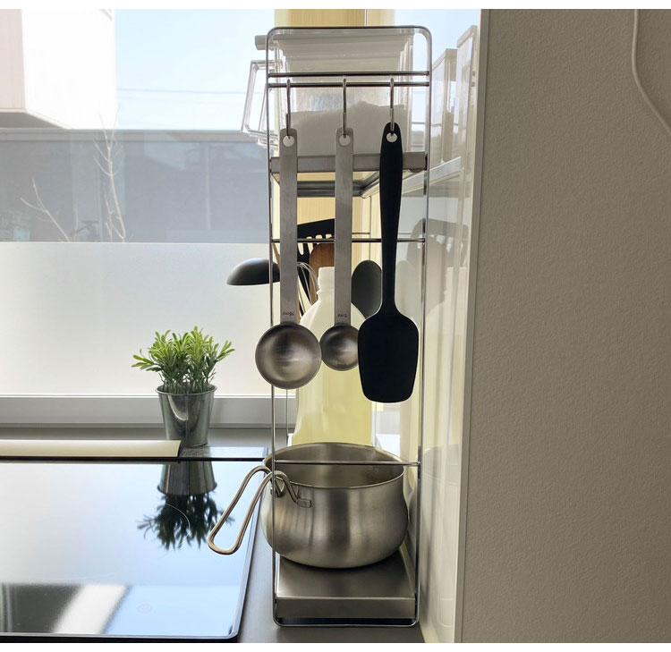 日本製 燕三条 収納上手なコンロ横ラック2段 奥行12cm すき間に置ける コンロサイドラック 調味料ラック スパイスラック ステンレス スリム 隙間収納 代引不可 特典付き調味料ラック ステンレス 燕三条 スパイスラック コンロ横 収納 棚 高さ調節 スリム 調味料棚 キッチン 台所 調味料置き おしゃれ  キッチン収納 棚 ラック スリム 日本製 シンクラック ビーワーススタイル SB-130071［ bws SELECTION コンロサイドラック 3段