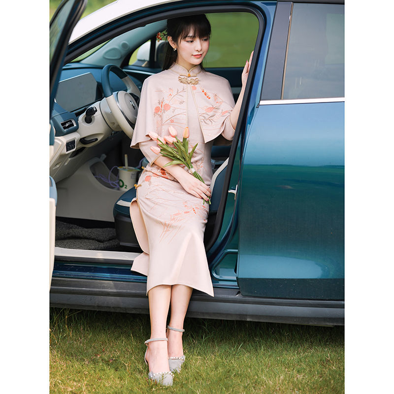 スエード プリント スーツ チャイナドレス 女の子 中華民国風 文学 レトロ 雰囲気 ケープ風 ロングスタイル デイリーウェア スエード プリント スーツ チャイナドレス 女の子 中華民国風 文学 レトロ 雰囲気 ケープ風 ロングスタイル デイリーウェア