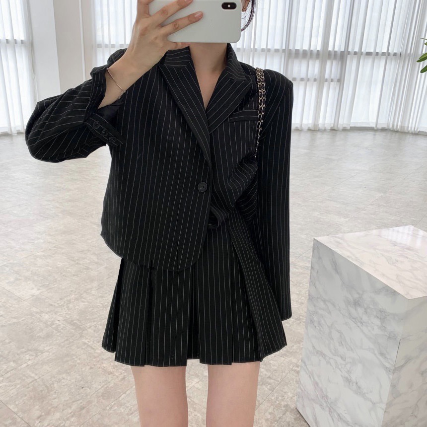 セットアップ レディース 韓国 ジャケット スカート 2点セット おしゃれ かわいい 黒 ストライプ 上下セット スーツ ミディアム丈 ピークドラペル 袖ボタン 中厚手 春秋 ヨークスカート ミニスカ