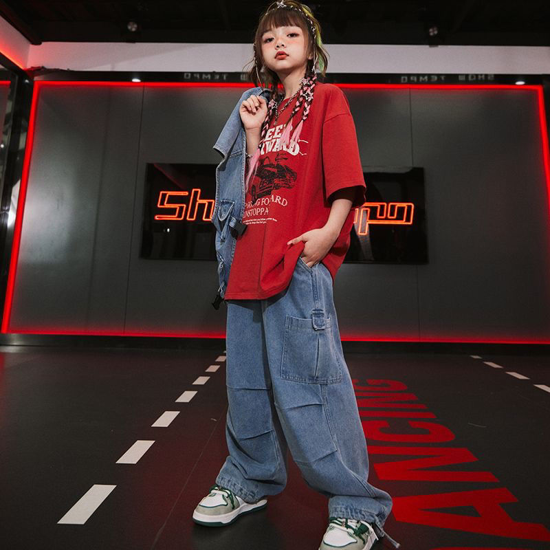 子供の街のダンスのファッションはデニムのベストのスーツのhiphopの出演服の格好がいいです
