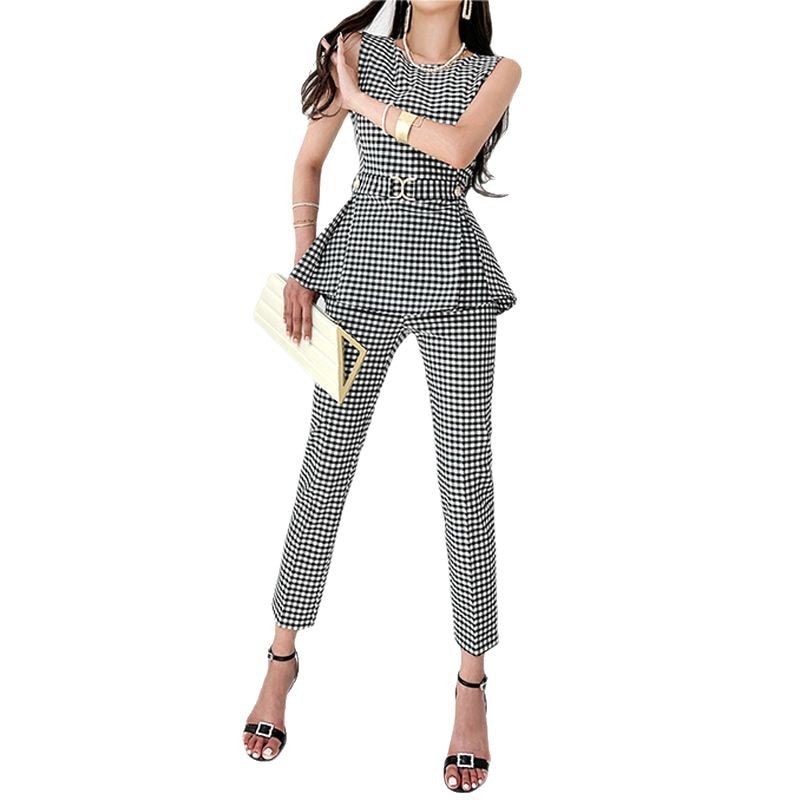 2025夏の雰囲気ウエストカットチェックジャケット+細身パンツを2着着ます