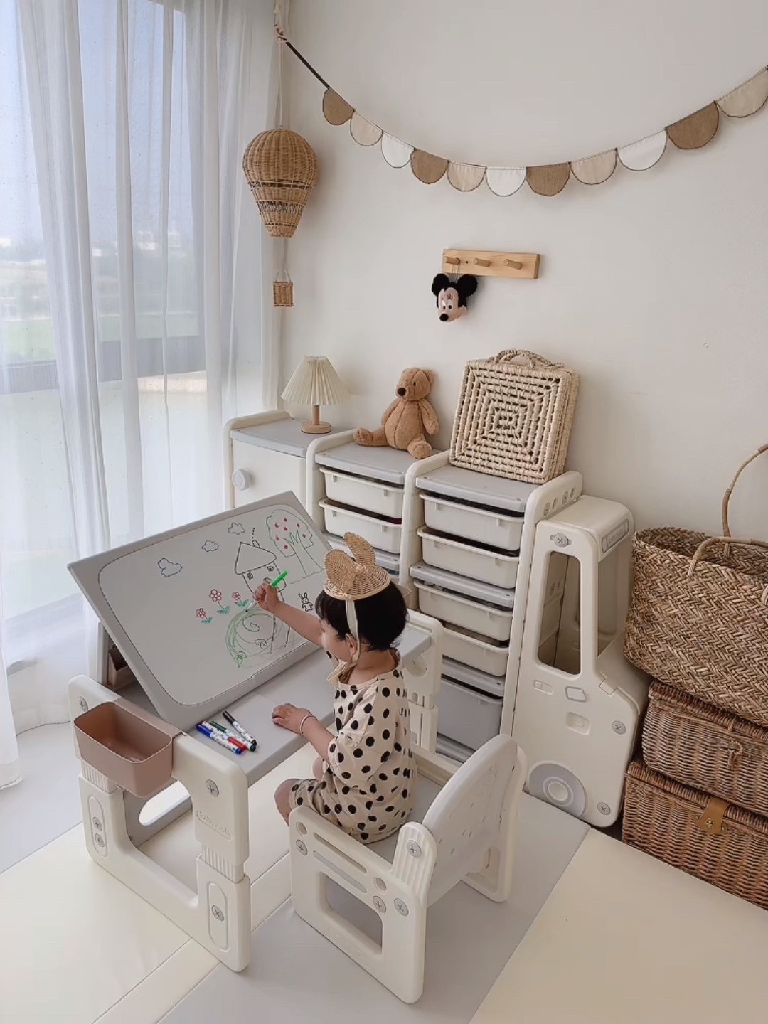 【国内発送&送·料·無·料】【ブロック基礎板あり】キッズデスク チェアセット 4way お絵描き机 ブロックデスク 高さ調整 天板角度調整 子供机セット キッズチェア 収納ケース ブックスタンド ペン 【国内発送&送·料·無·料】【ブロック基礎板あり】キッズデスク チェアセット 4way お絵描き机 ブロックデスク 高さ調整 天板角度調整 子供机セット キッズチェア 収納ケース ブックスタンド ペン