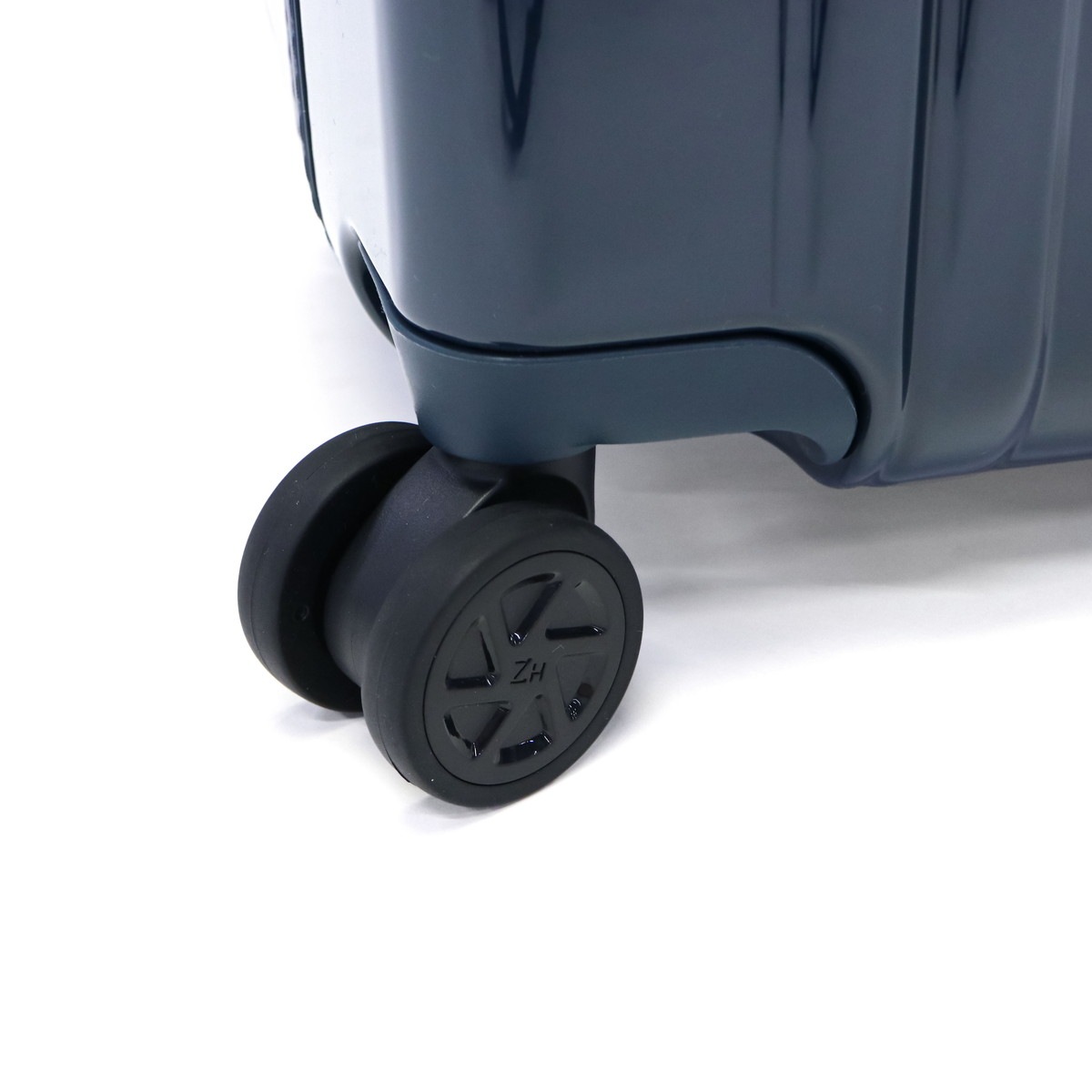 正規品10年保証 スーツケース Sサイズ ブランド 軽量 双輪 静音 旅行 出張 ビジネス Classic Lightweight 4.0 Continental Carry-On 81363 正規品10年保証 スーツケース Sサイズ ブランド 軽量 双輪 静音 旅行 出張 ビジネス Classic Lightweight 4.0 Continental Carry-On 81363