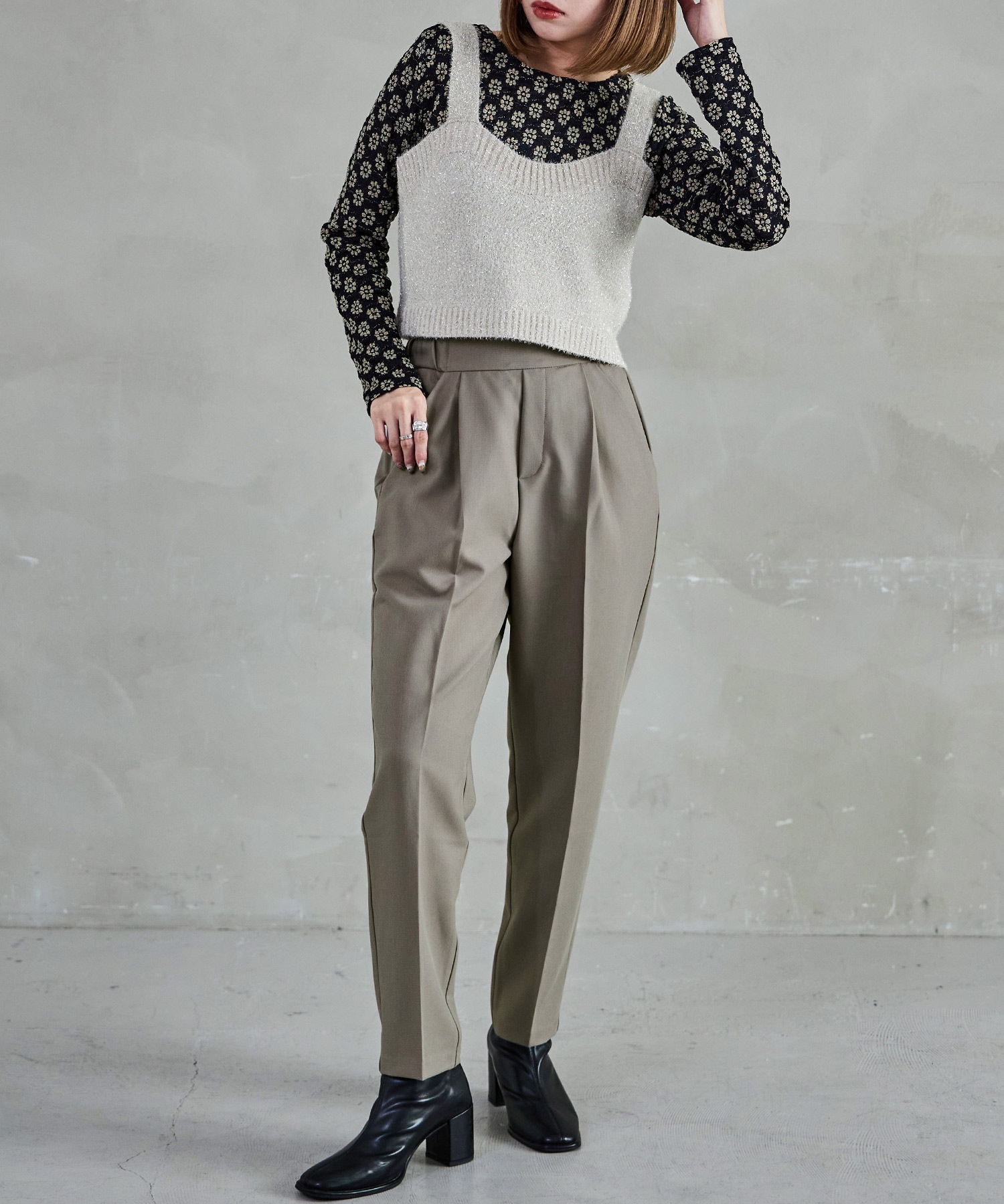 ハイウエストテーパードスラックス スラックス ハイウエスト タック テーパード レディース ウエストゴム カラバリ豊富 春夏 秋冬 オールシーズン ボトムス スタイルアップ 美脚見せ 低身長