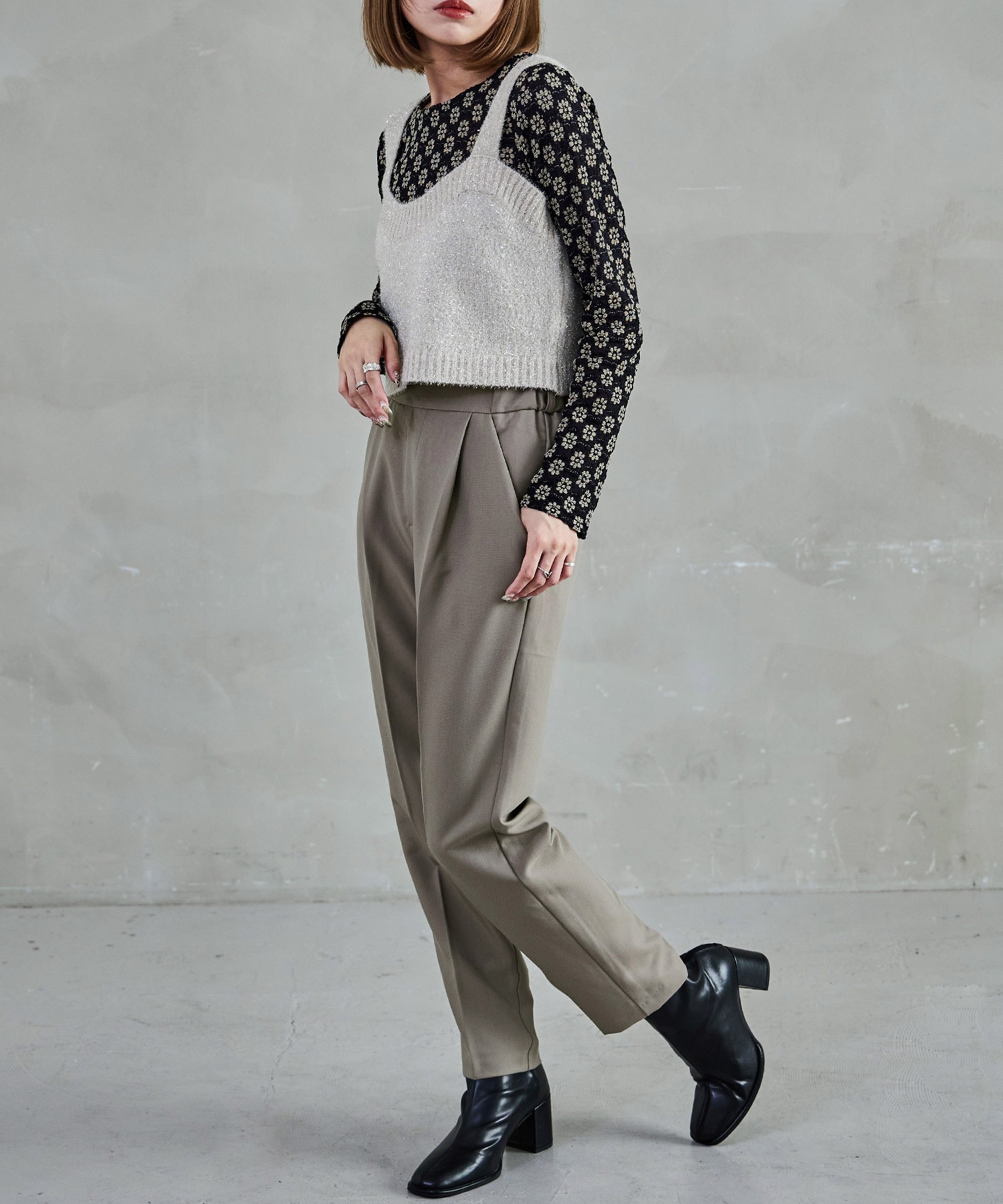 ハイウエストテーパードスラックス スラックス ハイウエスト タック テーパード レディース ウエストゴム カラバリ豊富 春夏 秋冬 オールシーズン ボトムス スタイルアップ 美脚見せ 低身長