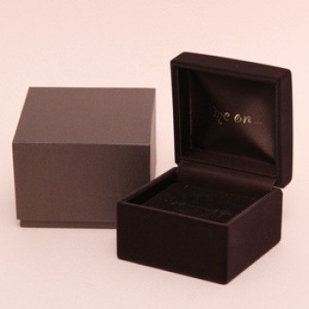 me on... クールなユニセックスデザイン K10ホワイトゴールド WG ラグジュアリ天然ダイヤモンドリングタイプピアス