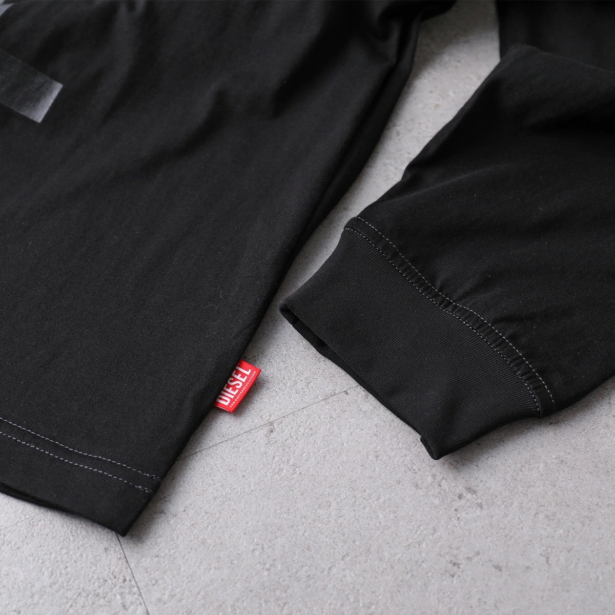 DIESEL ディーゼル 長袖 Tシャツ T-BOXT-LS-CIRCLE A14167 0NIAX メンズ クルーネック カットソー ロンT サークルロゴ 9XX DIESEL ディーゼル 長袖 Tシャツ T-BOXT-LS-CIRCLE A14167 0NIAX メンズ クルーネック カットソー ロンT サークルロゴ 9XX