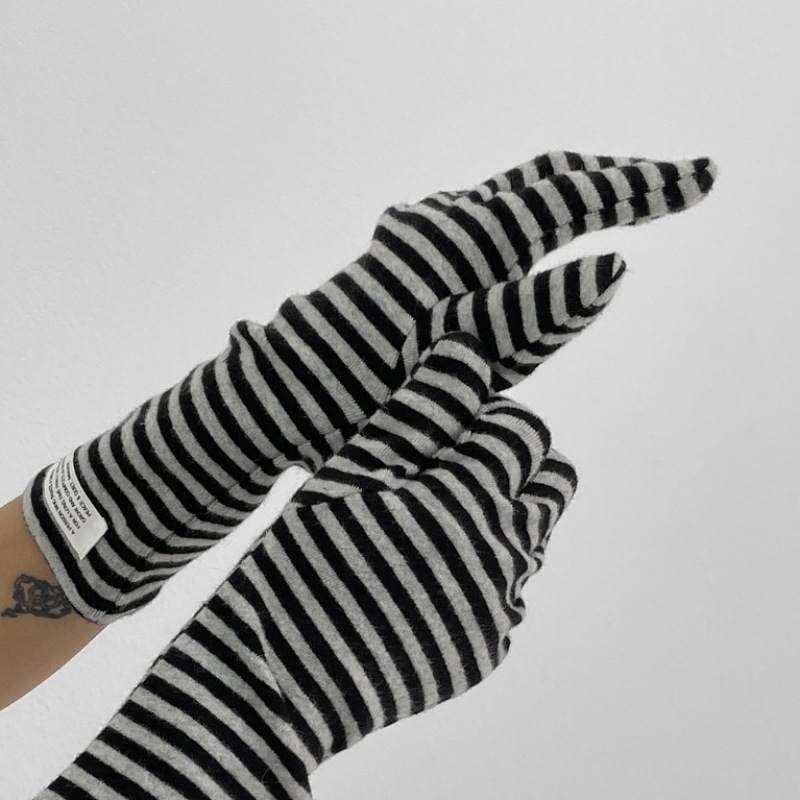 ブラックアップクレマチーセット (グローブマフラー)