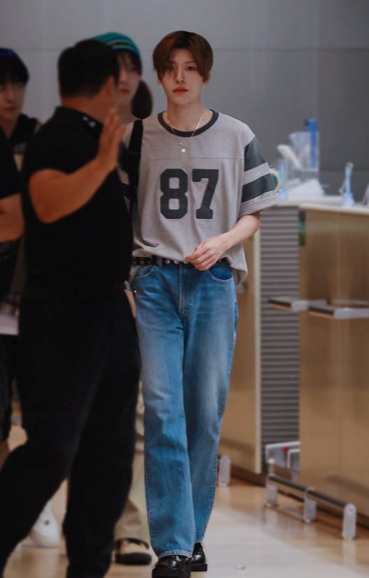 【87MM】★NCTシオン着用★24SS Mmlg VフットボールHF-T ☆NCT WISH シオン 着用！！【MMLG】[Mmlg] FOOTBALL HF-T